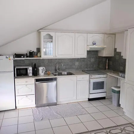 Hisa Perla * Bostanj