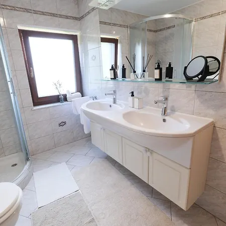 Hisa Perla Vikendica